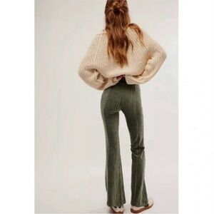 Free People Slim Pull-On Velvet Flare Pants Green Size Medium